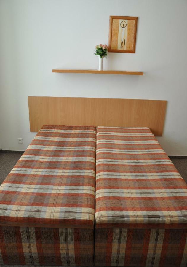 Hotel Дечин Екстериор снимка