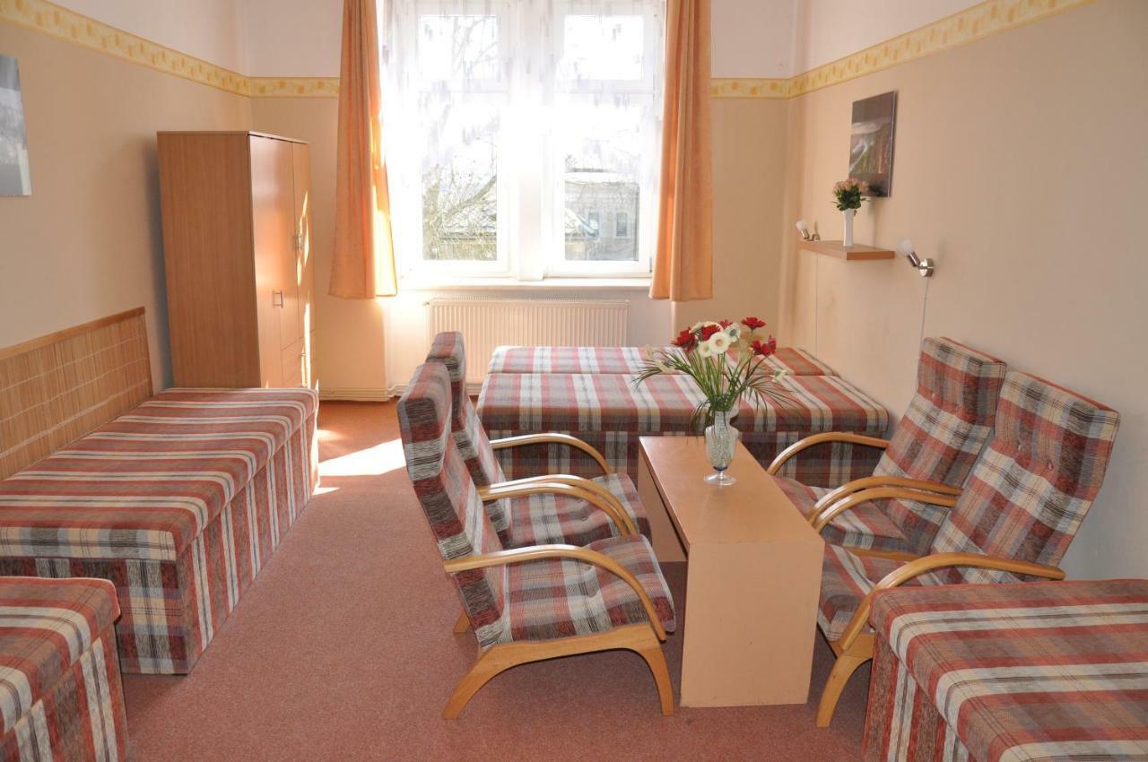 Hotel Дечин Екстериор снимка